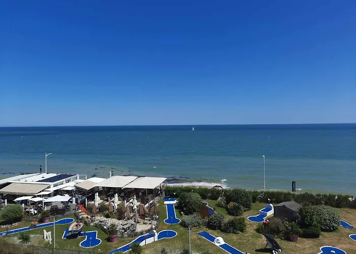 Sea View Apartment Luc-sur-Mer