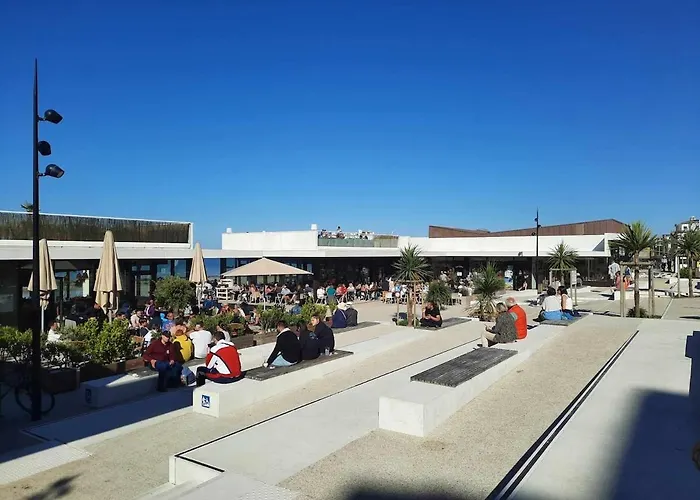 Sea View Apartment *