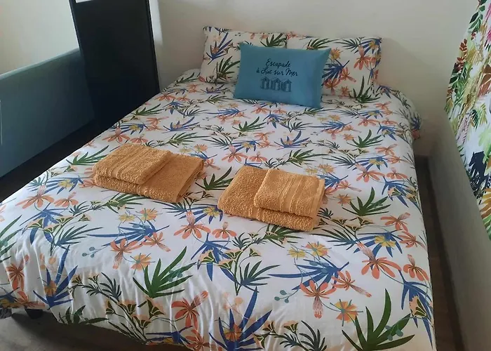 Sea View Apartment *