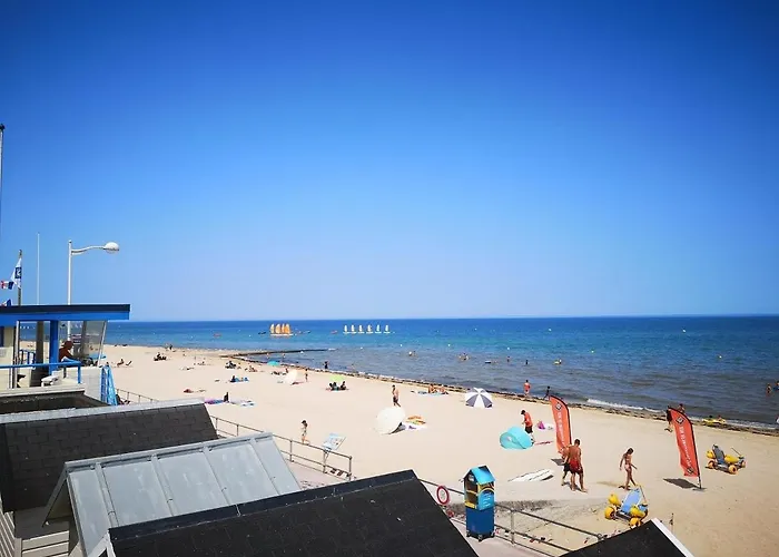 Sea View Apartment *